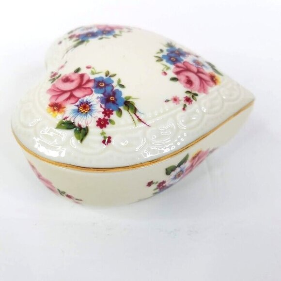 Vintage Heart Shaped Trinket Dish Floral Transfer Ceramic Lid Gold Trim - Picture 6 of 10